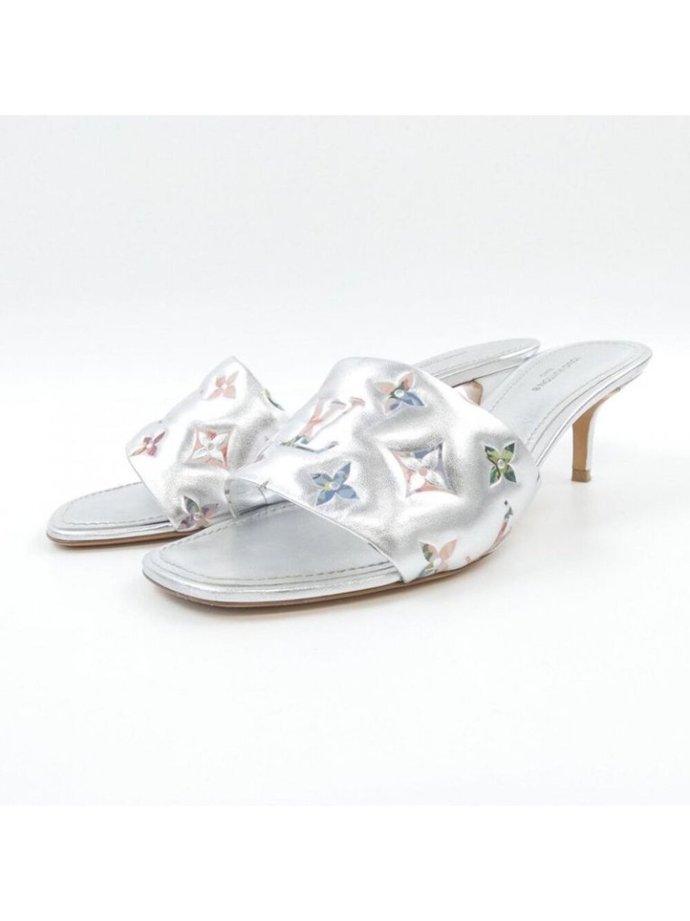 Louis Vuitton Metallic Lamb Leather Revival Sandal - Picture 3 of 6